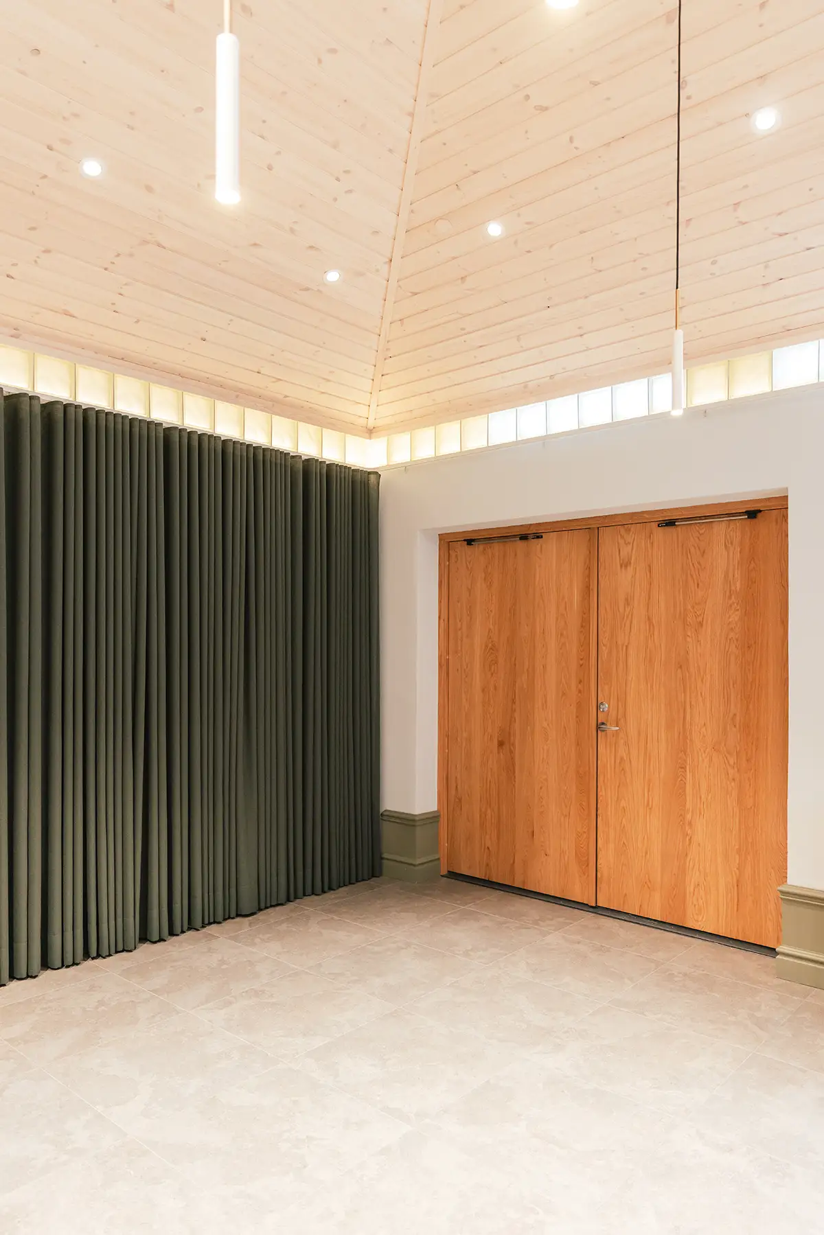 Ett projekt som Victorias interiör och arkitektur utförde för Träslövs kapell